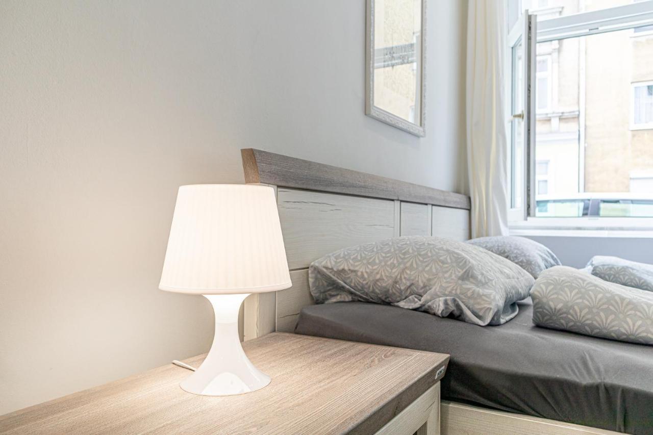 9 Min From City Center - Lovely Studio Near U1 Reumannplatz ウィーン エクステリア 写真